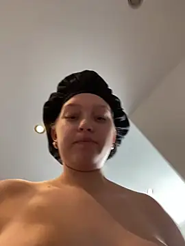 EmmiPemmi online show from February 28, 2026, 12:27 pm