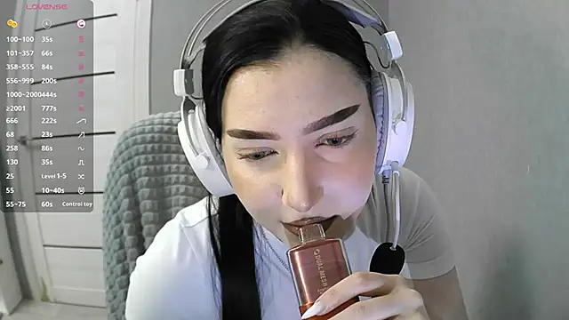 FaviolaHurl online show from December 20, 2025, 6:11 pm