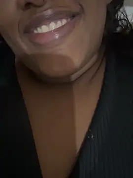 amorasecy online show from April 4, 2026, 12:39 am