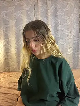 cute emmma online show from February 4, 2026, 11:27 am