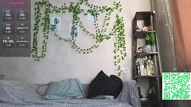 LeonaHinnes online show from February 26, 2026, 9:09 am