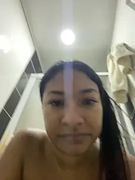 Snapshot of arianax20 chatting on December 21, 2025, 2:52 pm arianax20 online show from December 21, 2025, 2:52 pm