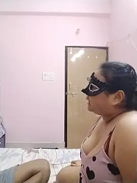 Snapshot of DesiSeductress chatting on July 16, 2026, 6:05 pm DesiSeductress online show from July 16, 2026, 6:05 pm