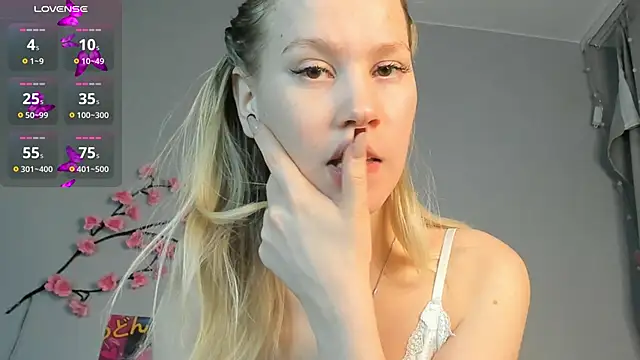 Snapshot of Nicolloves chatting on February 23, 2026, 1:18 am Nicolloves online show from February 23, 2026, 1:18 am