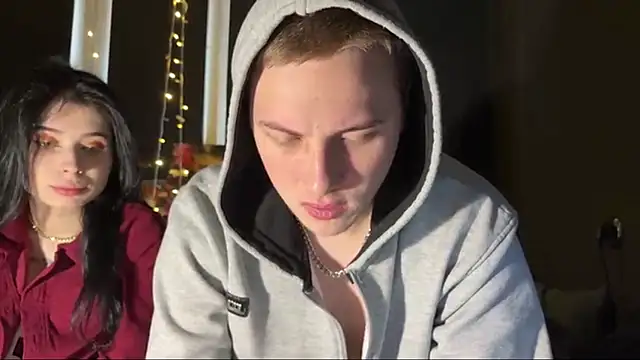 love4couple online show from April 17, 2026, 6:49 am