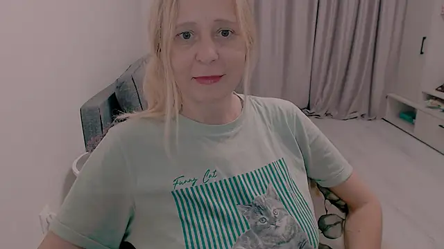 MiLenaMilf online show from October 25, 2025, 3:49 am