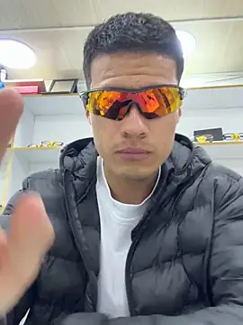 Snapshot of Latin_Paisa_Boy chatting on February 12, 2026, 7:35 pm Latin Paisa Boy online show from February 12, 2026, 7:35 pm