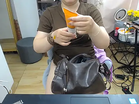 Coffee Milktea online show from May 9, 2026, 1:09 am