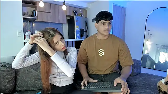 Snapshot of Nicole_and_thiago1 chatting on January 10, 2026, 9:43 pm Nicole and thiago1 online show from January 10, 2026, 9:43 pm