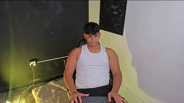 Snapshot of Nicole_and_thiago1 chatting on February 18, 2026, 9:00 pm Nicole and thiago1 online show from February 18, 2026, 9:00 pm