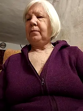 Snapshot of KlaudiaDarling chatting on February 8, 2026, 1:03 am KlaudiaDarling online show from February 8, 2026, 1:03 am