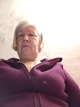 Snapshot of KlaudiaDarling chatting on January 5, 2026, 10:24 pm KlaudiaDarling online show from January 5, 2026, 10:24 pm