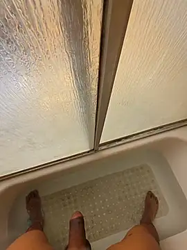 HoofedCylinder online show from April 6, 2026, 2:07 pm