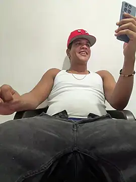 Snapshot of bigdick211292 chatting on July 18, 2026, 2:42 am bigdick211292 online show from July 18, 2026, 2:42 am