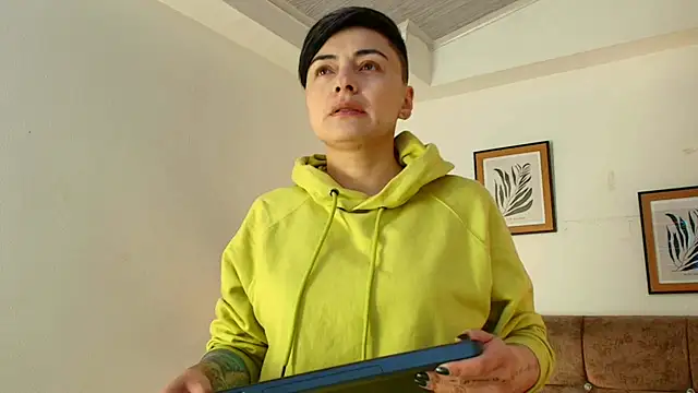 kat paradise online show from April 18, 2026, 11:45 am