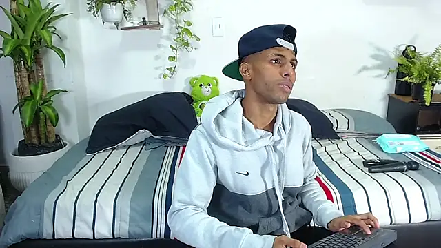 Interracial Snow Bunny online show from January 16, 2026, 10:14 pm