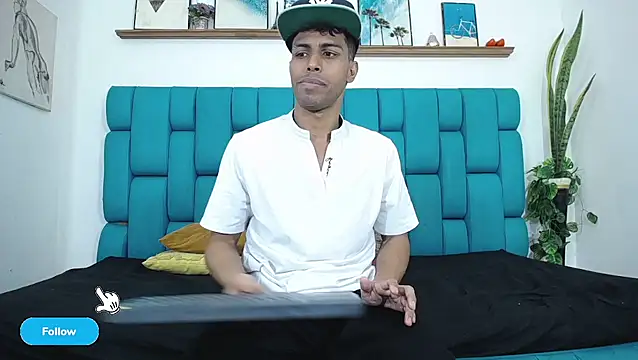 Interracial Snow Bunny online show from April 11, 2026, 9:18 pm