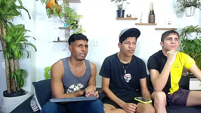 Snapshot of Interracial_Snow_Bunny chatting on February 20, 2026, 9:17 pm Interracial Snow Bunny online show from February 20, 2026, 9:17 pm