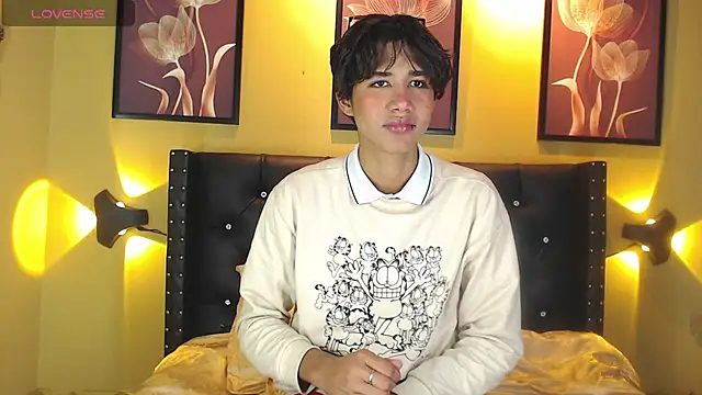 Derenn  online show from February 8, 2026, 9:56 pm