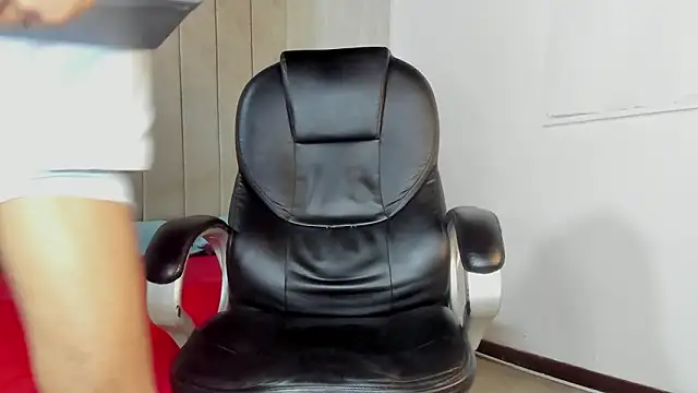 Snapshot of Liam_Mush chatting on February 19, 2026, 9:01 pm Liam Mush online show from February 19, 2026, 9:01 pm