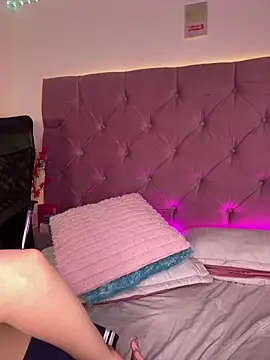 kitty whitte online show from January 15, 2026, 8:23 pm