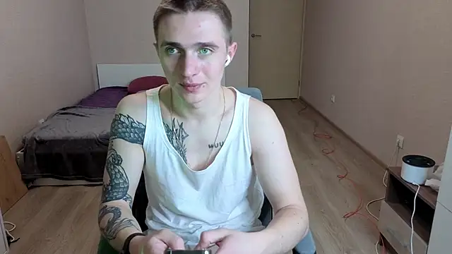 LEO  MILLER online show from April 13, 2026, 10:36 pm