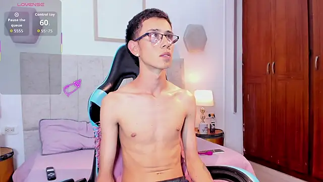 asher lux online show from April 16, 2026, 10:12 pm