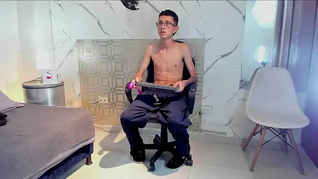 asher lux online show from March 20, 2026, 7:37 pm