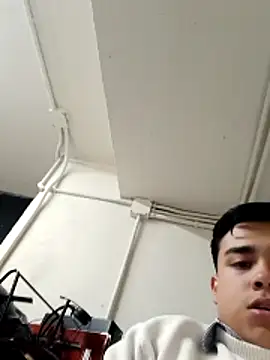 Snapshot of Yosoyelmismo-6737 chatting on February 15, 2026, 10:30 pm Yosoyelmismo-6737 online show from February 15, 2026, 10:30 pm