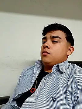 Snapshot of Yosoyelmismo-6737 chatting on January 11, 2026, 11:11 pm Yosoyelmismo-6737 online show from January 11, 2026, 11:11 pm