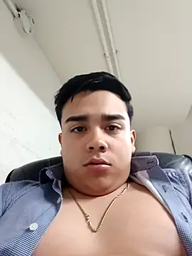 Snapshot of Yosoyelmismo-6737 chatting on February 9, 2026, 11:58 pm Yosoyelmismo-6737 online show from February 9, 2026, 11:58 pm