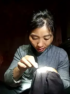 Snapshot of Hiniyk2 chatting on February 22, 2026, 1:57 pm Hiniyk2 online show from February 22, 2026, 1:57 pm