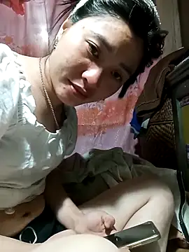 Snapshot of Hiniyk2 chatting on February 19, 2026, 12:57 pm Hiniyk2 online show from February 19, 2026, 12:57 pm