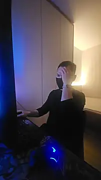 Snapshot of OnlyHand9x chatting on February 3, 2026, 4:56 pm OnlyHand9x online show from February 3, 2026, 4:56 pm