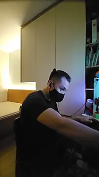 Snapshot of OnlyHand9x chatting on February 7, 2026, 5:32 pm OnlyHand9x online show from February 7, 2026, 5:32 pm