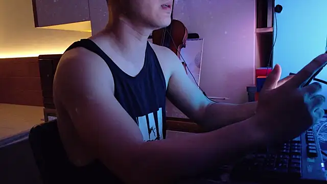 Snapshot of OnlyHand9x chatting on July 15, 2026, 4:25 pm OnlyHand9x online show from July 15, 2026, 4:25 pm