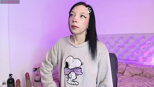 Diamond  cherry69 online show from April 21, 2026, 1:39 pm