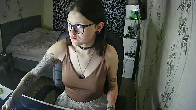 Withbeautyeyes online show from January 9, 2026, 2:13 pm