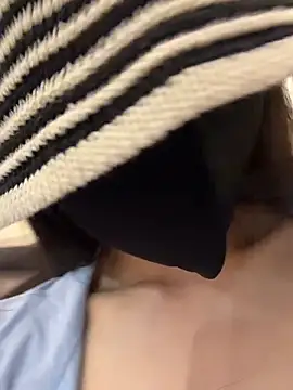 ZJbaby online show from May 21, 2026, 3:31 pm