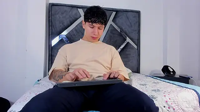 Liam saint online show from February 16, 2026, 12:15 pm