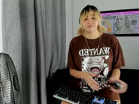 Sandy straw online show from April 28, 2026, 11:36 am