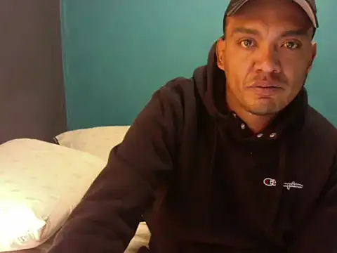 Snapshot of latinomoreno95 chatting on January 9, 2026, 5:31 pm latinomoreno95 online show from January 9, 2026, 5:31 pm