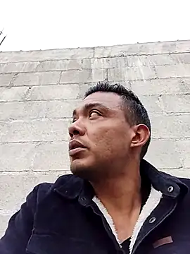 Snapshot of latinomoreno95 chatting on February 3, 2026, 11:43 pm latinomoreno95 online show from February 3, 2026, 11:43 pm