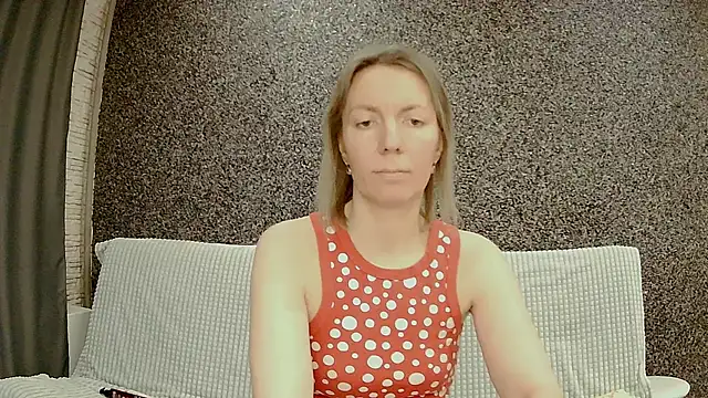 Amanda Luxe online show from January 13, 2026, 2:59 am