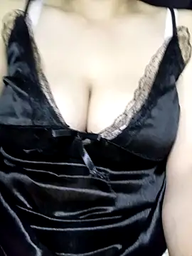 Merrylinh online show from February 17, 2026, 9:06 am