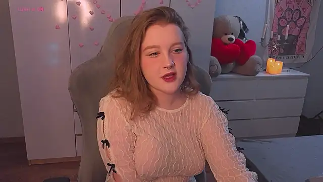 Snapshot of Ol1via chatting on February 21, 2026, 1:29 am Ol1via online show from February 21, 2026, 1:29 am