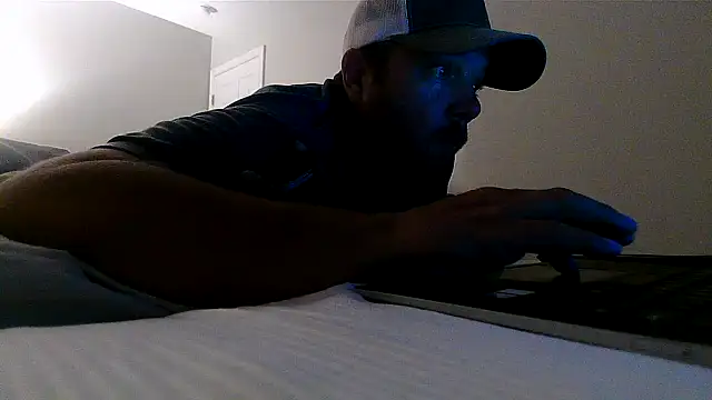 Snapshot of nuttincowboy chatting on May 19, 2026, 1:43 am nuttincowboy online show from May 19, 2026, 1:43 am