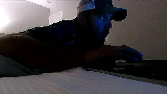 Snapshot of nuttincowboy chatting on May 19, 2026, 1:56 am nuttincowboy online show from May 19, 2026, 1:56 am