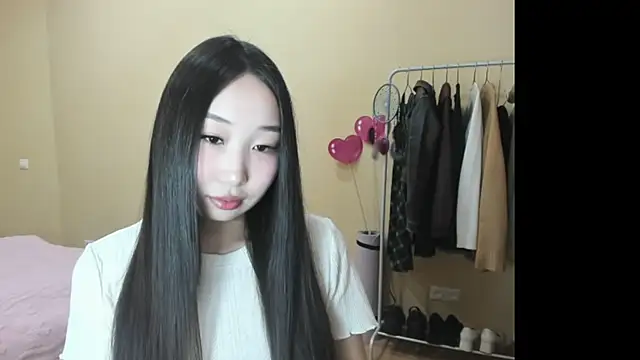 Snapshot of Amane_Yuki chatting on February 28, 2026, 6:29 pm Amane Yuki online show from February 28, 2026, 6:29 pm