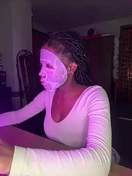 CookiesNcreaming online show from February 11, 2026, 6:13 am